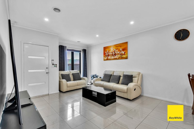 Photo - 12 Harrow Place, Truganina VIC 3029 - Image 11