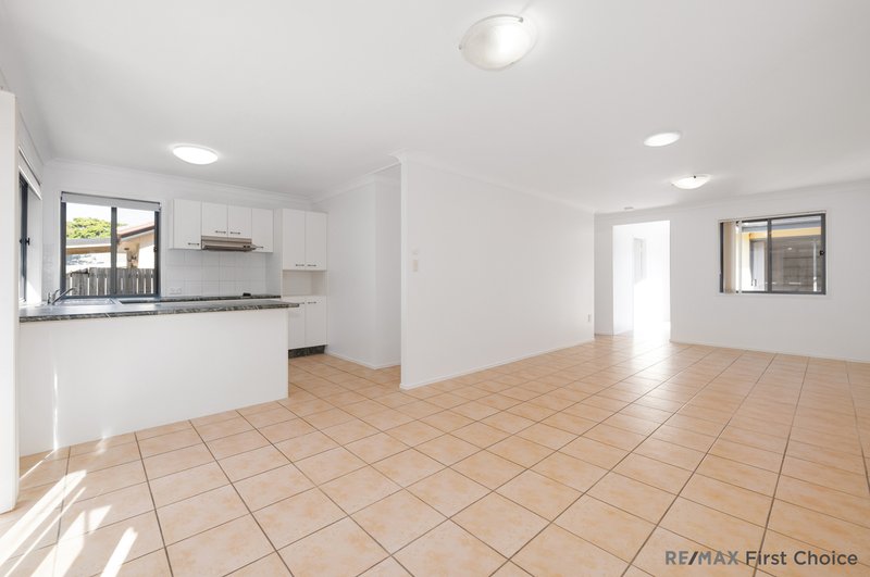 Photo - 12 Hart Close, Mackenzie QLD 4156 - Image 3