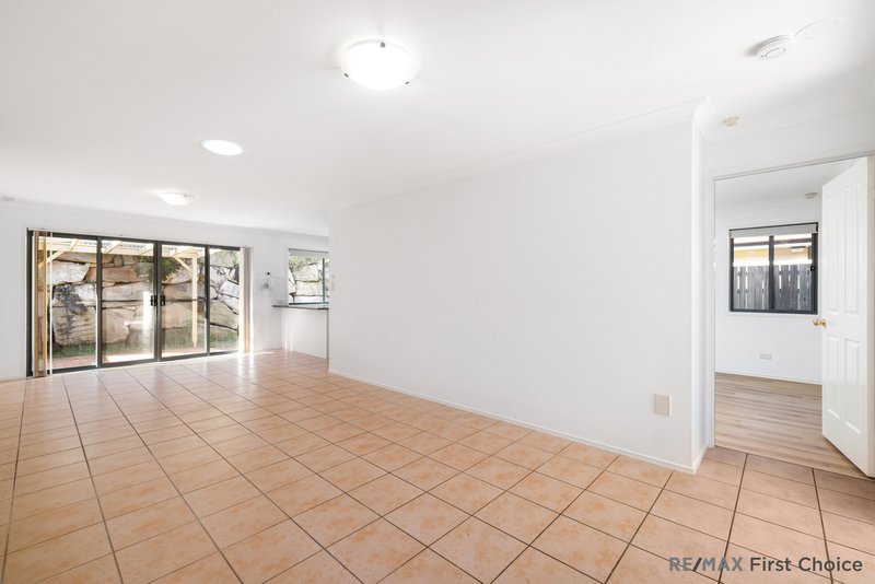 Photo - 12 Hart Close, Mackenzie QLD 4156 - Image 4