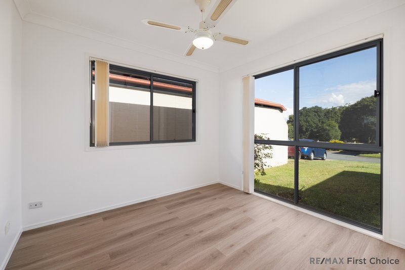 Photo - 12 Hart Close, Mackenzie QLD 4156 - Image 7