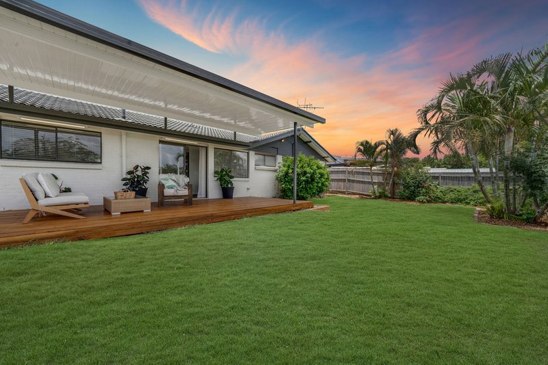 Photo - 12 Hawdon Crescent, Springwood QLD 4127 - Image 23