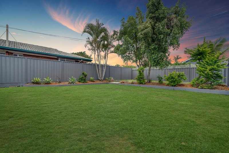 Photo - 12 Hawdon Crescent, Springwood QLD 4127 - Image 24