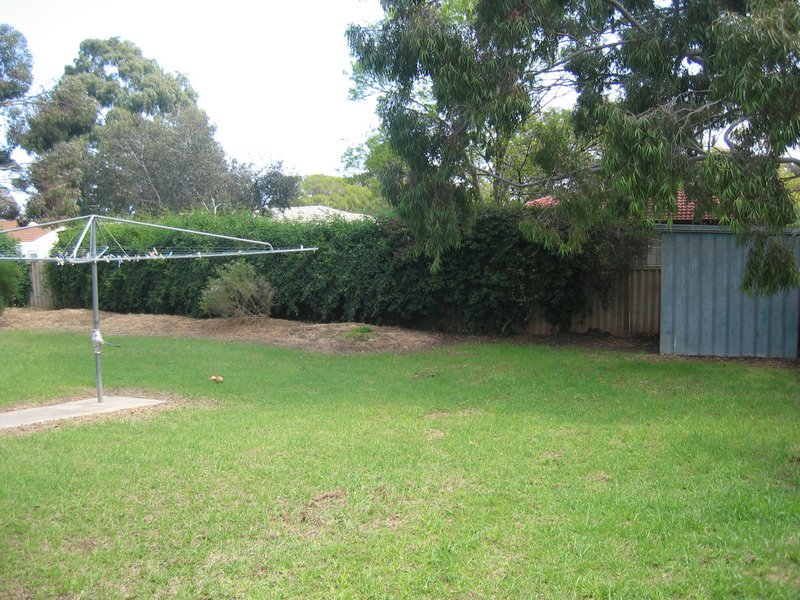 Photo - 12 Hawker Crescent, Elizabeth East SA 5112 - Image 11