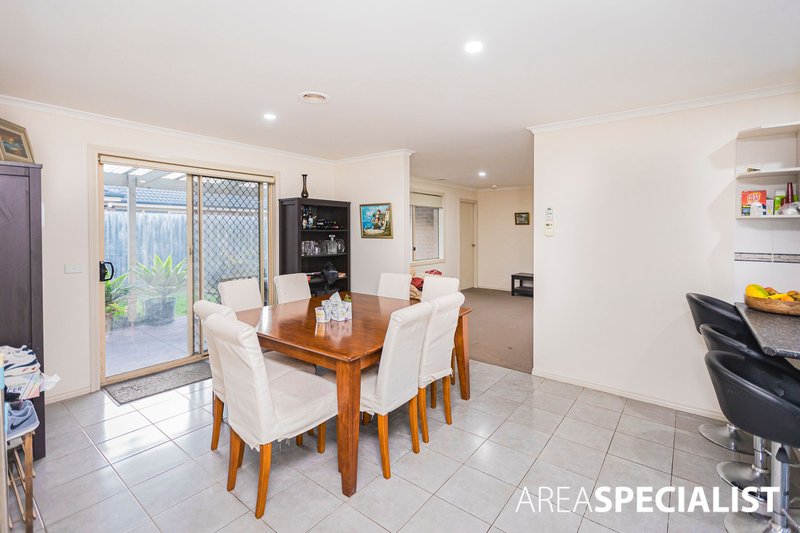 Photo - 12 Hayes Court, Pakenham VIC 3810 - Image 4