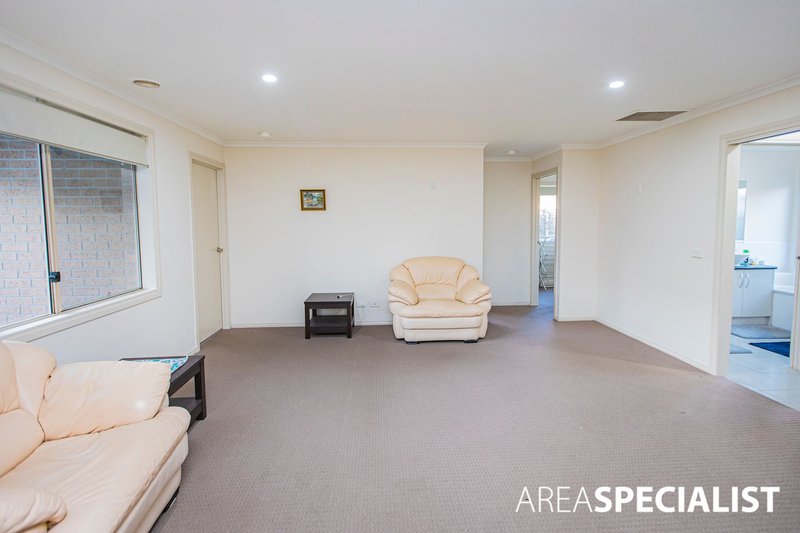 Photo - 12 Hayes Court, Pakenham VIC 3810 - Image 10