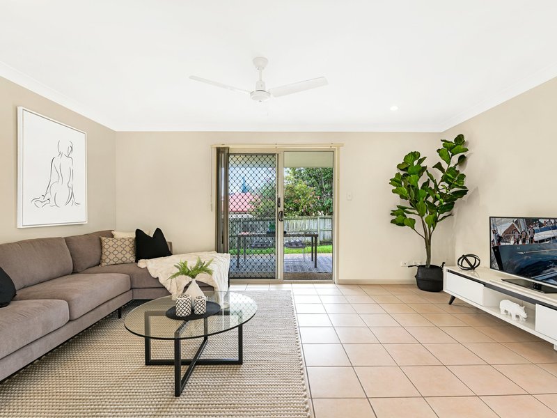 Photo - 12 Hazelnut Close, Warner QLD 4500 - Image 6