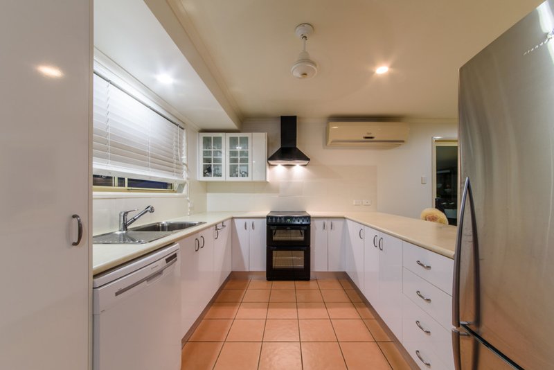 Photo - 12 Hazelwood Crescent, Cannonvale QLD 4802 - Image 3