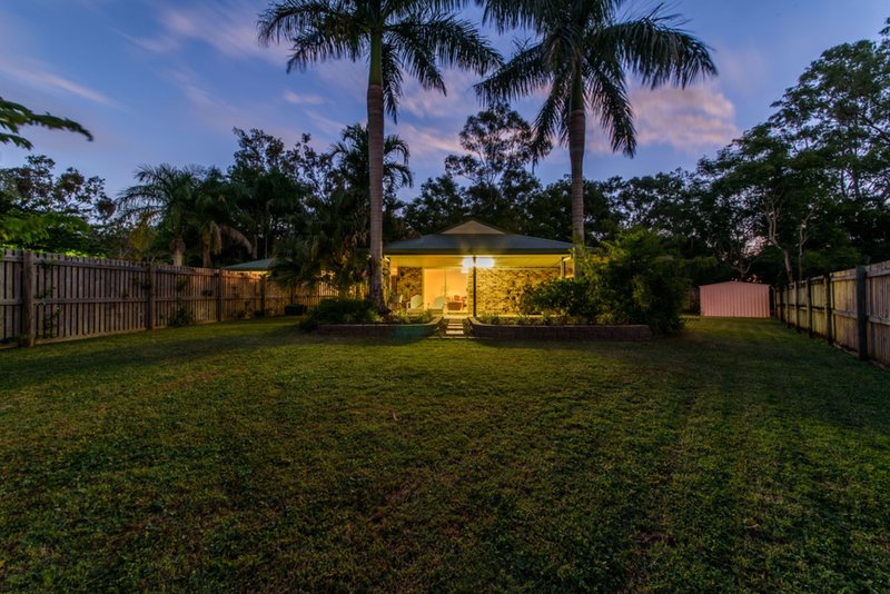 Photo - 12 Hazelwood Crescent, Cannonvale QLD 4802 - Image 4