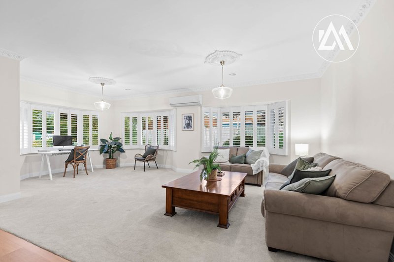 Photo - 12 Heatherwood Grove, Langwarrin VIC 3910 - Image 3