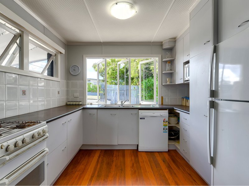 Photo - 12 Heilbromm Street, Stafford Heights QLD 4053 - Image 3