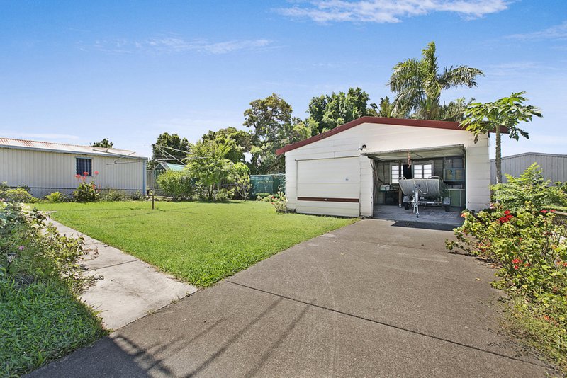 Photo - 12 Hellyer St , Wynnum West QLD 4178 - Image 4