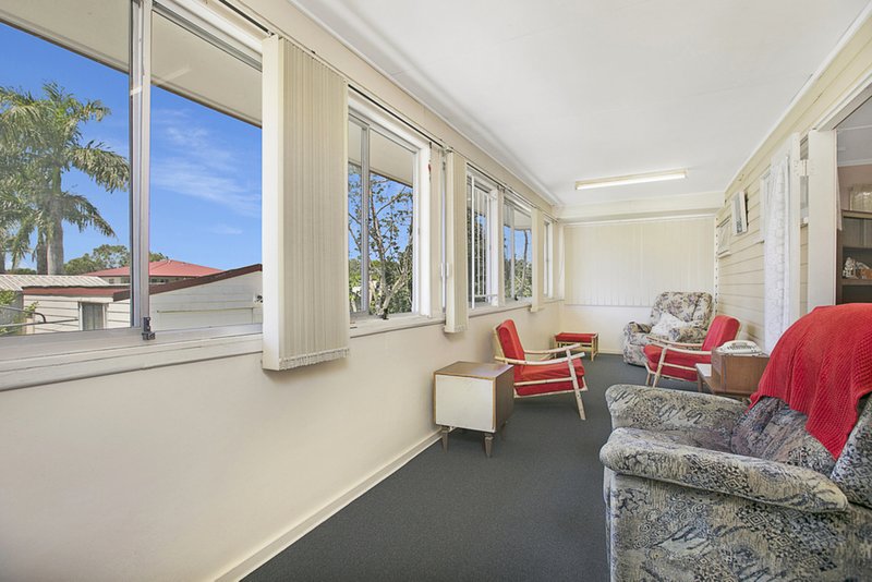 Photo - 12 Hellyer St , Wynnum West QLD 4178 - Image 5