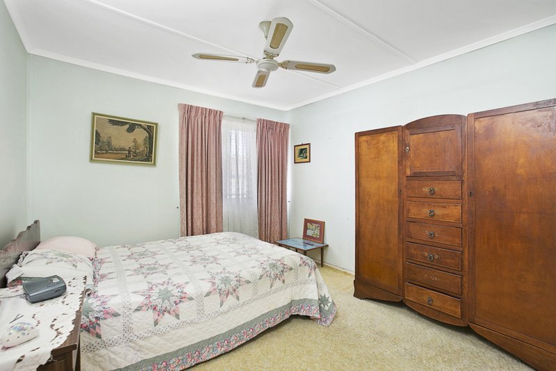 Photo - 12 Hellyer St , Wynnum West QLD 4178 - Image 8