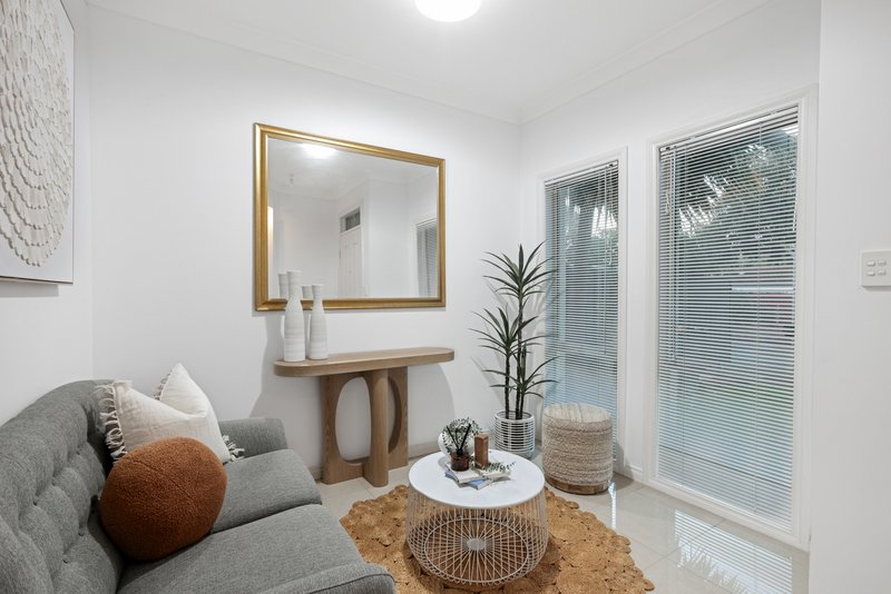 Photo - 12 Henderson Street, Henley Beach SA 5022 - Image 4