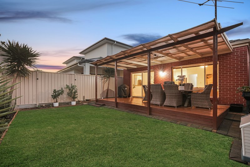 Photo - 12 Henderson Street, Henley Beach SA 5022 - Image 11