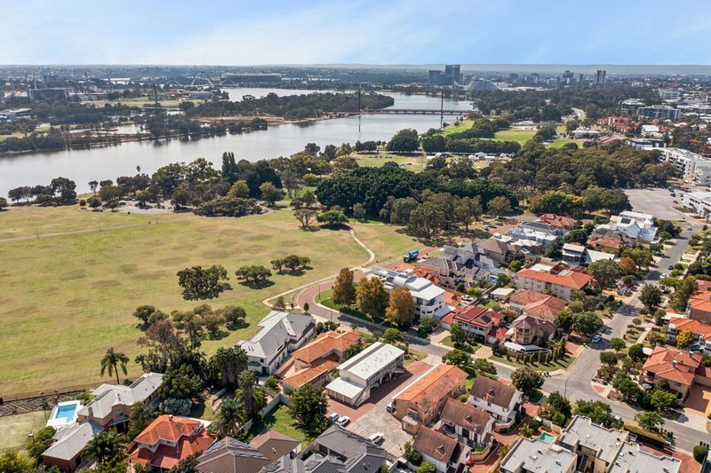 Photo - 12 Heppingstone Street, South Perth WA 6151 - Image 11