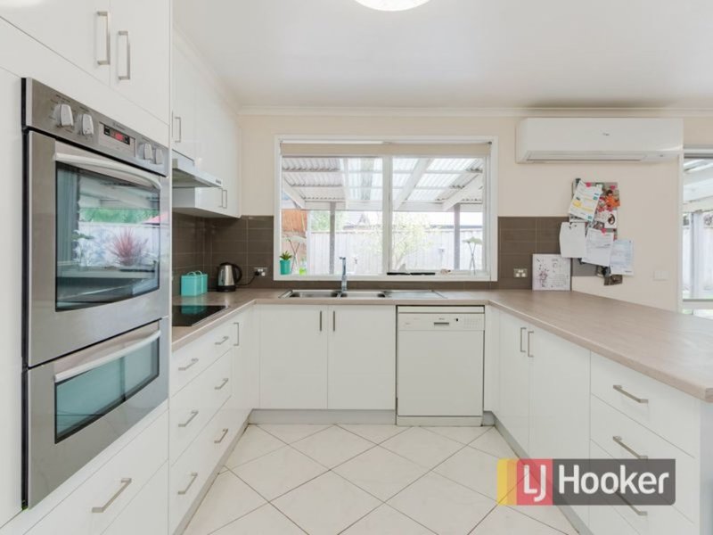 Photo - 12 Herald Court, Narre Warren VIC 3805 - Image 2