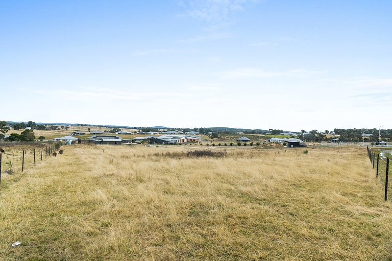 Photo - 12 Herdwick Place, Marulan NSW 2579 - Image 7