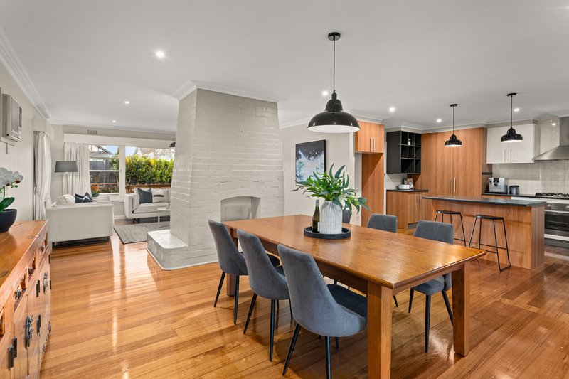 Photo - 12 Highbury Road, Burwood VIC 3125 - Image 4