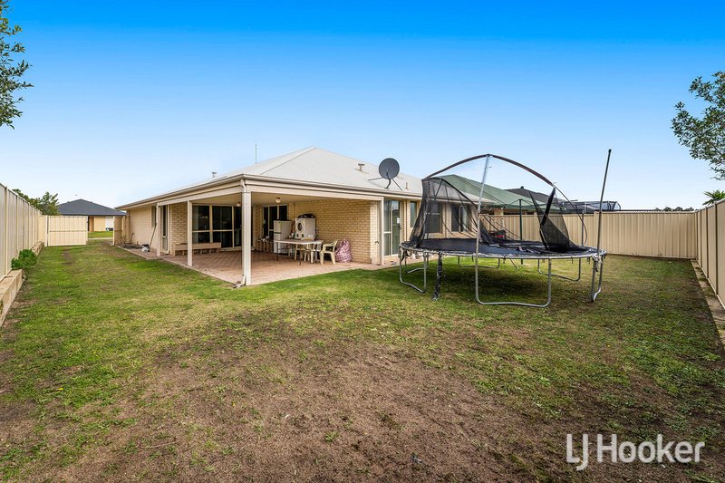 Photo - 12 Highcliffe Circle, Lakelands WA 6180 - Image 15