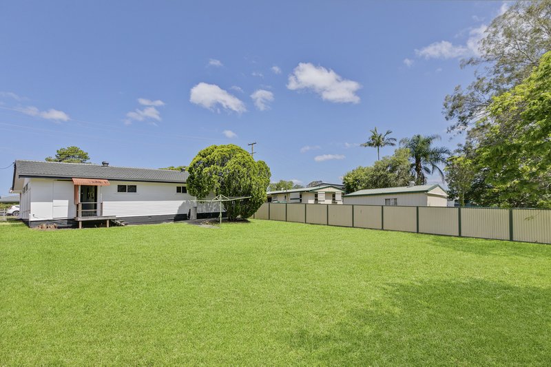 Photo - 12 Hillcrest Ave , Nambour QLD 4560 - Image 8