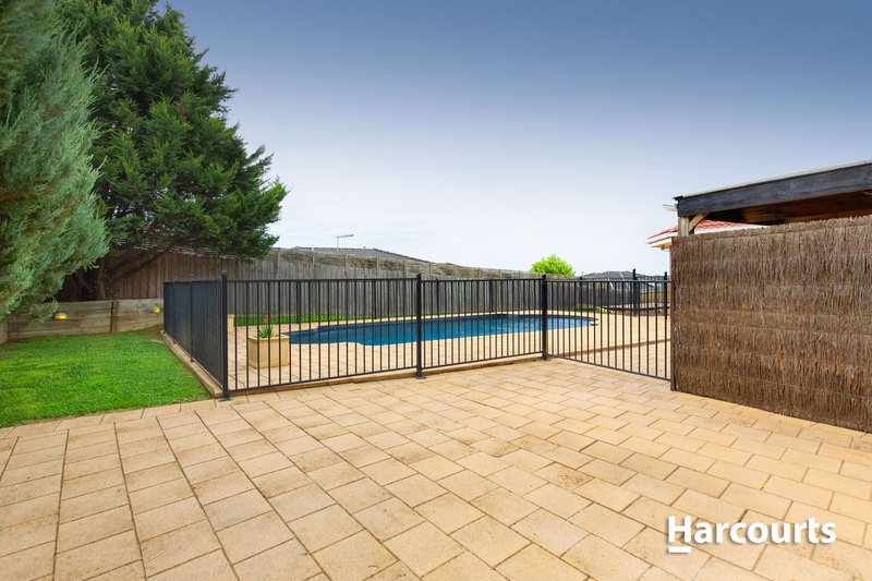 Photo - 12 Hillrise Court, Pakenham VIC 3810 - Image 13