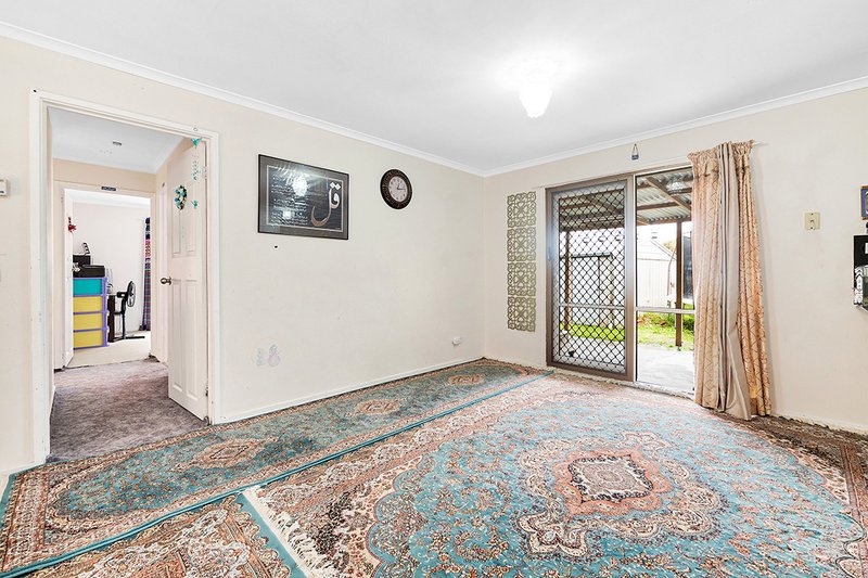 Photo - 12 Hindmarsh Court, Cranbourne North VIC 3977 - Image 10