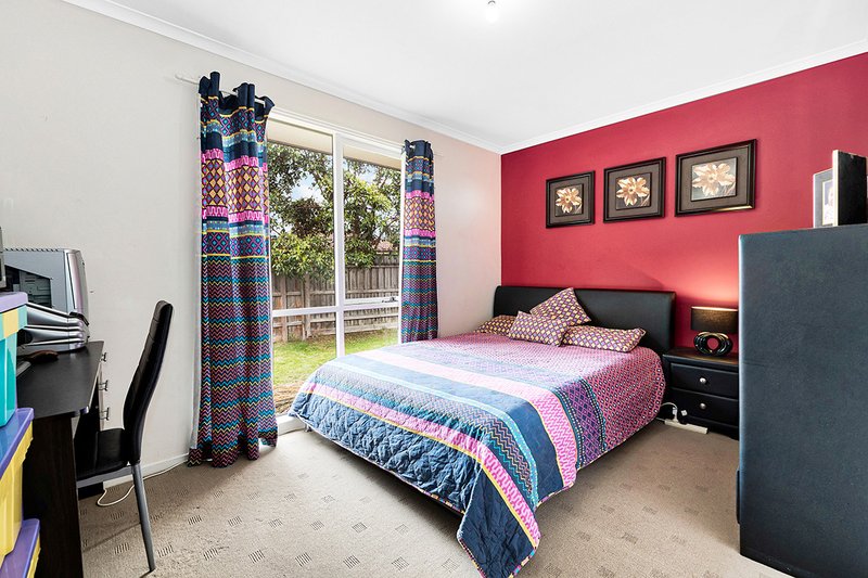 Photo - 12 Hindmarsh Court, Cranbourne North VIC 3977 - Image 13