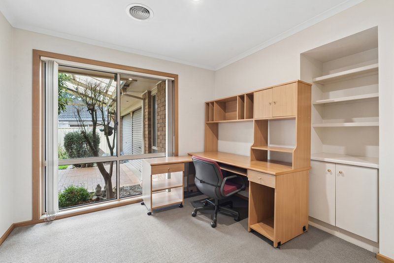 Photo - 12 Hoban Close, Keilor Downs VIC 3038 - Image 7