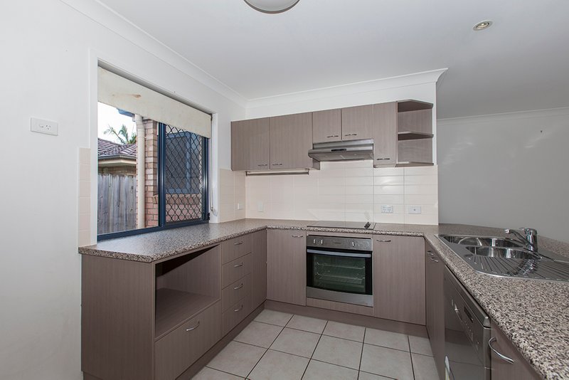 Photo - 12 Hollywood Avenue, Bellmere QLD 4510 - Image 6