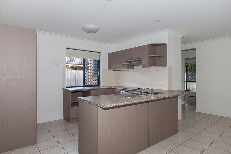 Photo - 12 Hollywood Avenue, Bellmere QLD 4510 - Image 7