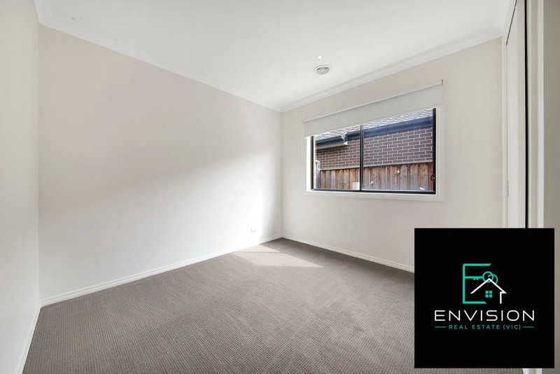 Photo - 12 Holyoake Parade, Manor Lakes VIC 3024 - Image 7