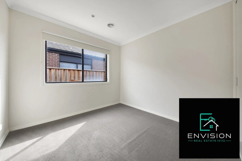 Photo - 12 Holyoake Parade, Manor Lakes VIC 3024 - Image 8