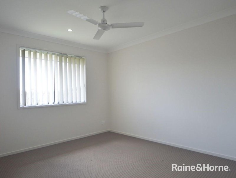 Photo - 12 Honeyeater Crescent, Moggill QLD 4070 - Image 7