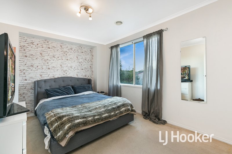 Photo - 12 Hopkins Pass, Pakenham VIC 3810 - Image 14