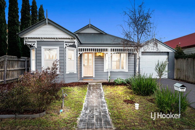 12 Howards Way, Point Cook VIC 3030