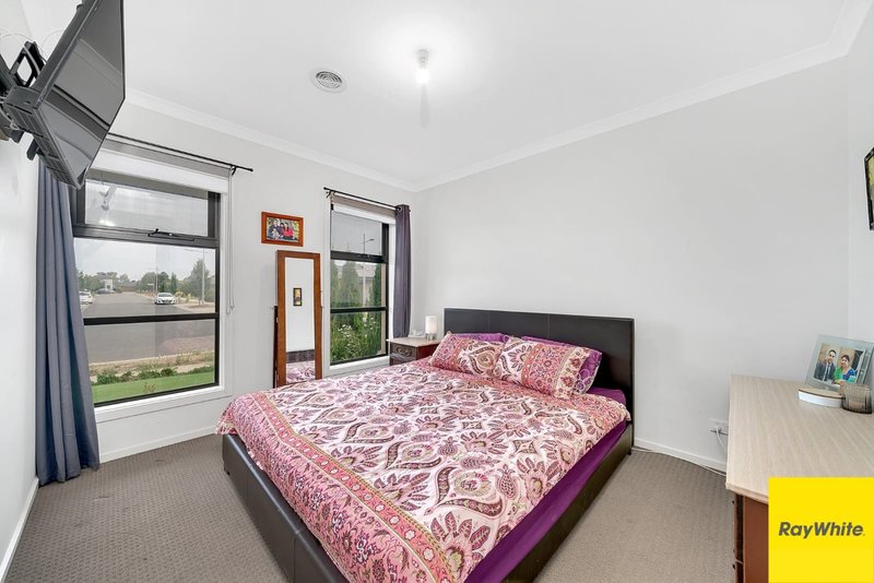 Photo - 12 Howe Street, Tarneit VIC 3029 - Image 4