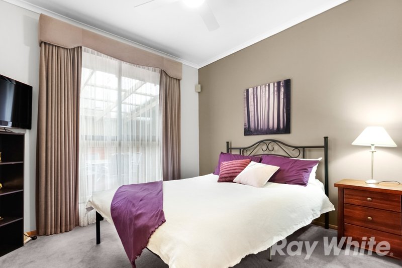 Photo - 12 Huckson Rise, Dandenong North VIC 3175 - Image 7