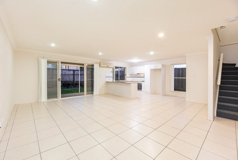 Photo - 1/2 Hudson Court, Coomera QLD 4209 - Image 4