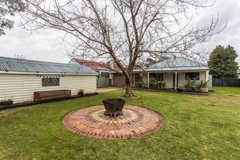 Photo - 12 Hughes Street, Tatura VIC 3616 - Image 12