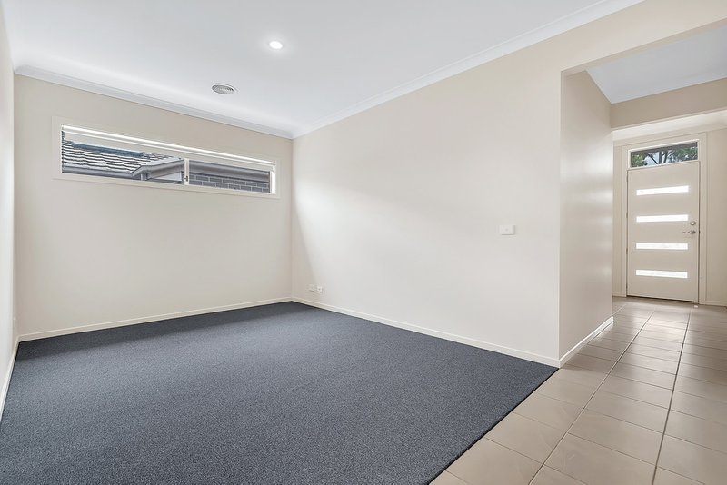 Photo - 12 Humber Street, Craigieburn VIC 3064 - Image 5