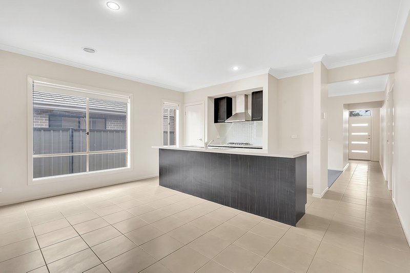 Photo - 12 Humber Street, Craigieburn VIC 3064 - Image 7