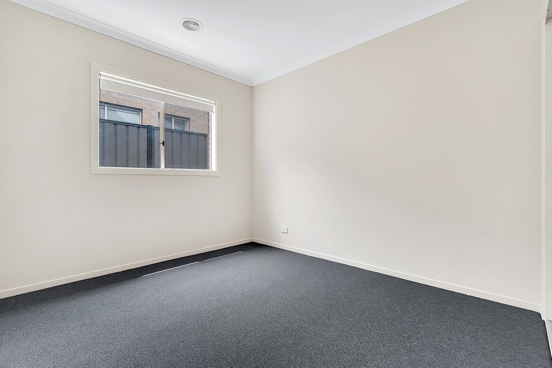 Photo - 12 Humber Street, Craigieburn VIC 3064 - Image 9