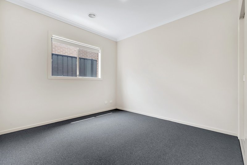 Photo - 12 Humber Street, Craigieburn VIC 3064 - Image 11