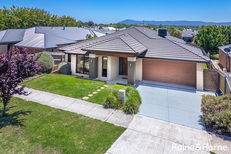 12 Hurst Street, Gisborne VIC 3437