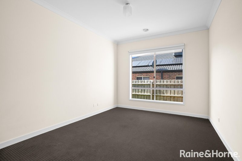 Photo - 12 Hurst Street, Gisborne VIC 3437 - Image 11