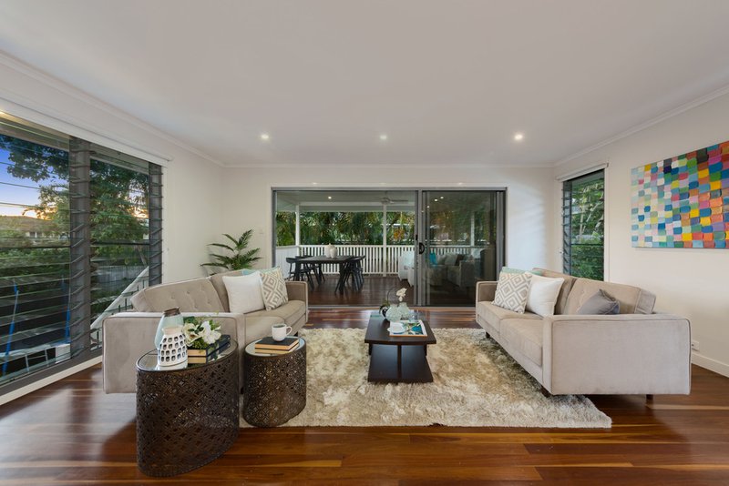 Photo - 12 Illawarra Street, Everton Hills QLD 4053 - Image 2