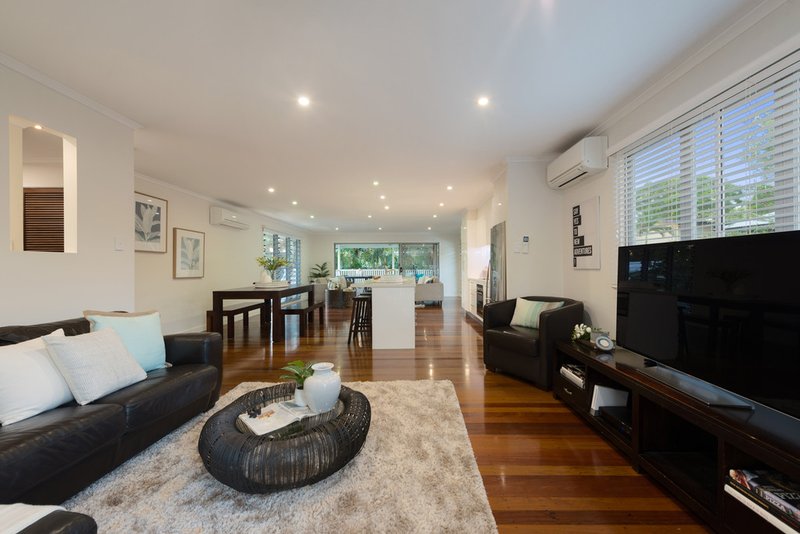 Photo - 12 Illawarra Street, Everton Hills QLD 4053 - Image 7