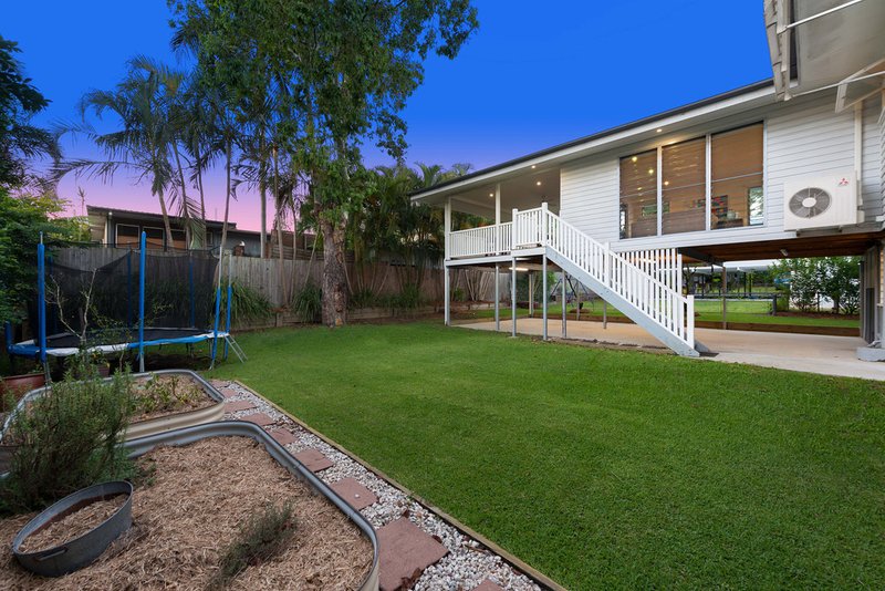 Photo - 12 Illawarra Street, Everton Hills QLD 4053 - Image 17