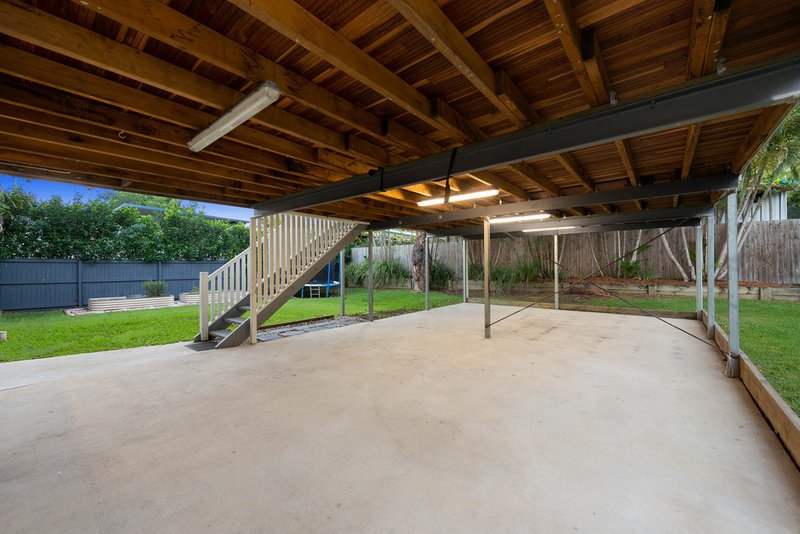 Photo - 12 Illawarra Street, Everton Hills QLD 4053 - Image 18